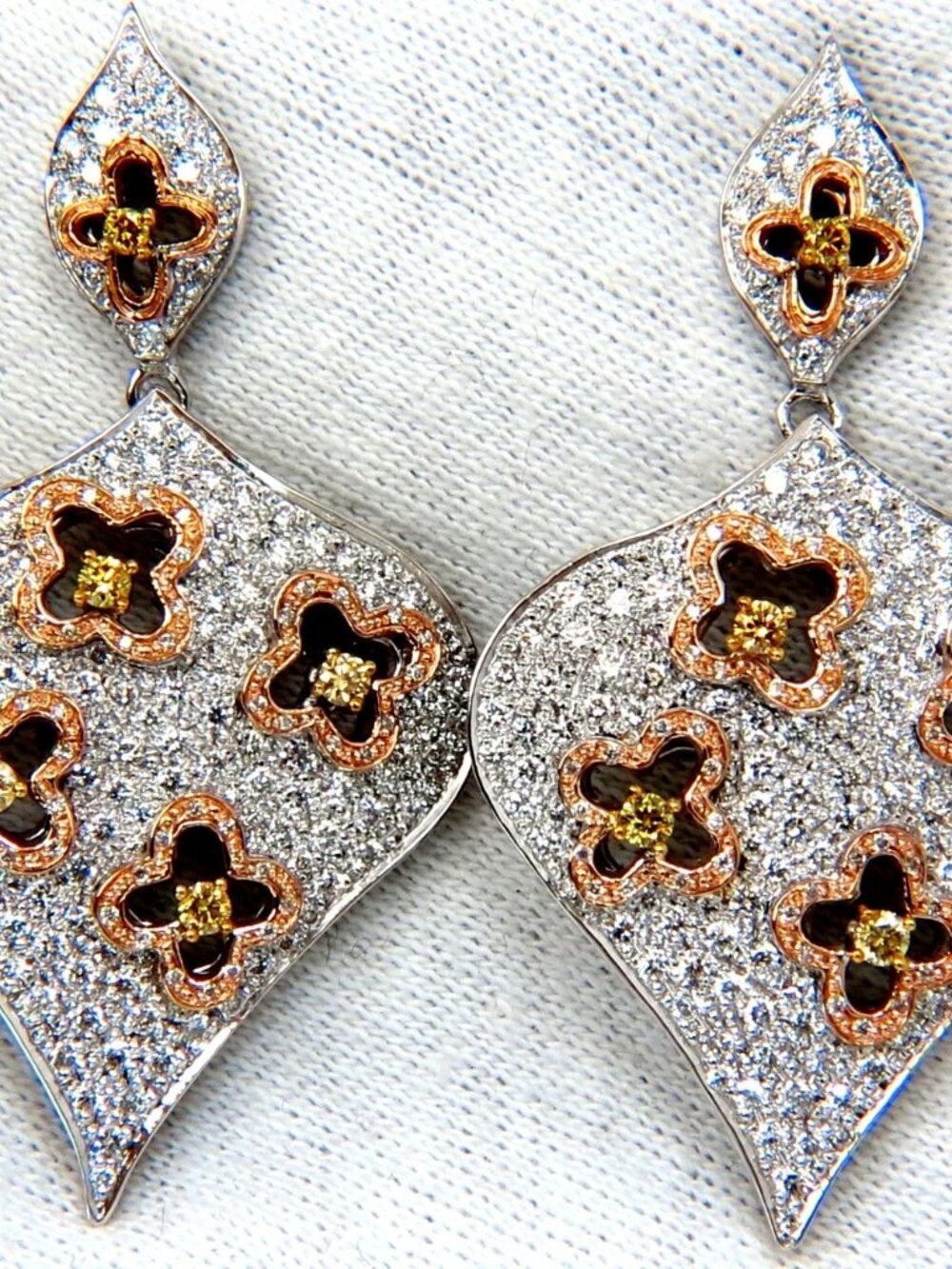 4.30ct Natural diamonds Dangle Spade form Earrings 18 Karat*